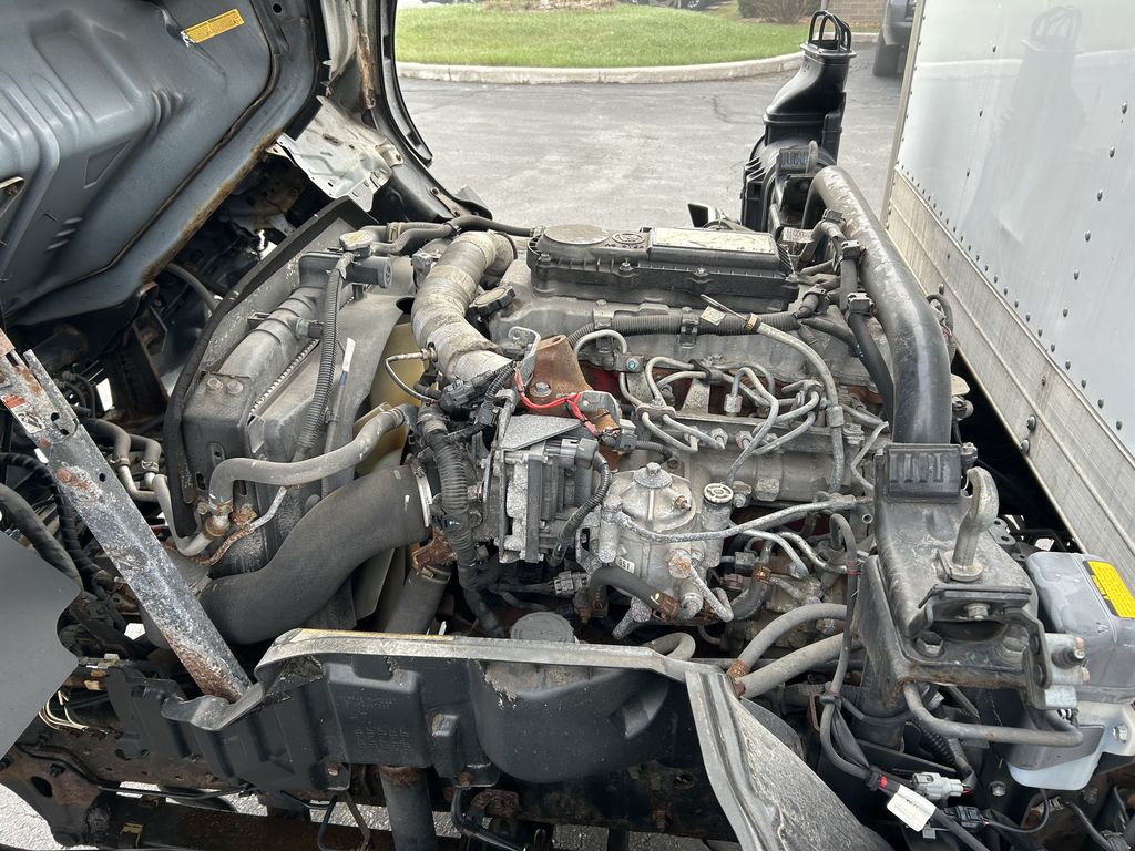 Slide images of 2018 HINO 195