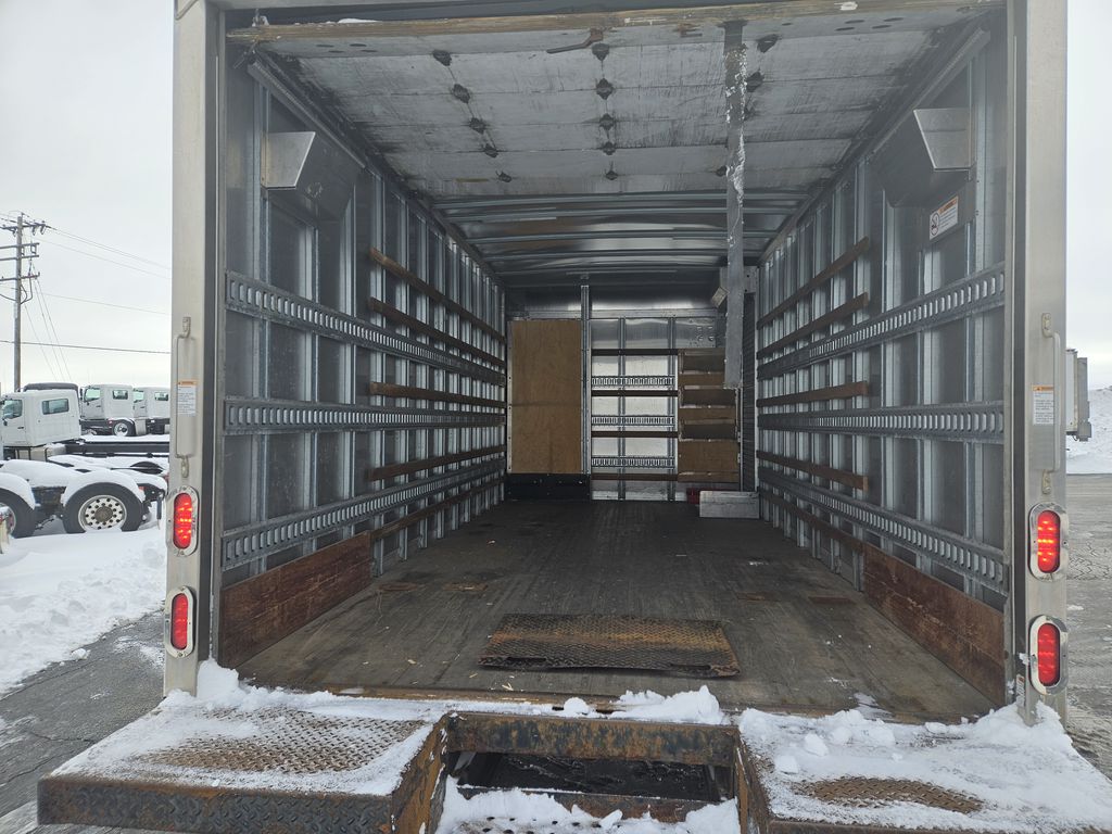 Slide images of 2018 HINO 195 