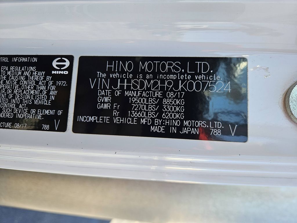 Slide images of 2018 HINO 195