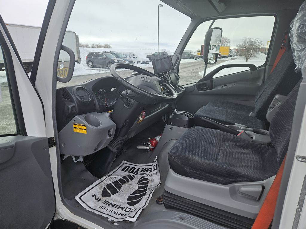 Slide images of 2018 HINO 195 