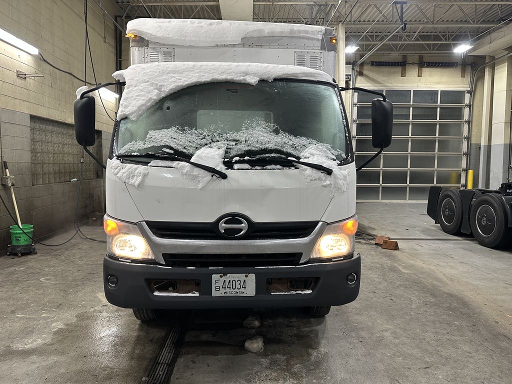 Slide images of 2018 HINO 195