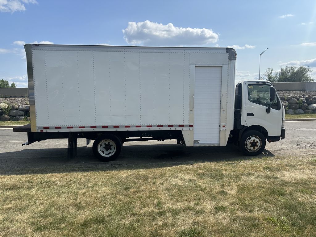Slide images of 2018 HINO 195