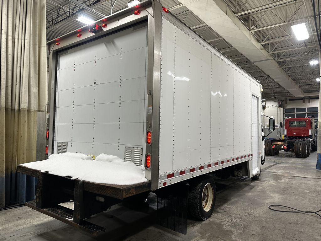 Slide images of 2018 HINO 195