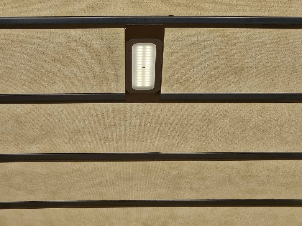 Slide images of 2025 MACK MD642