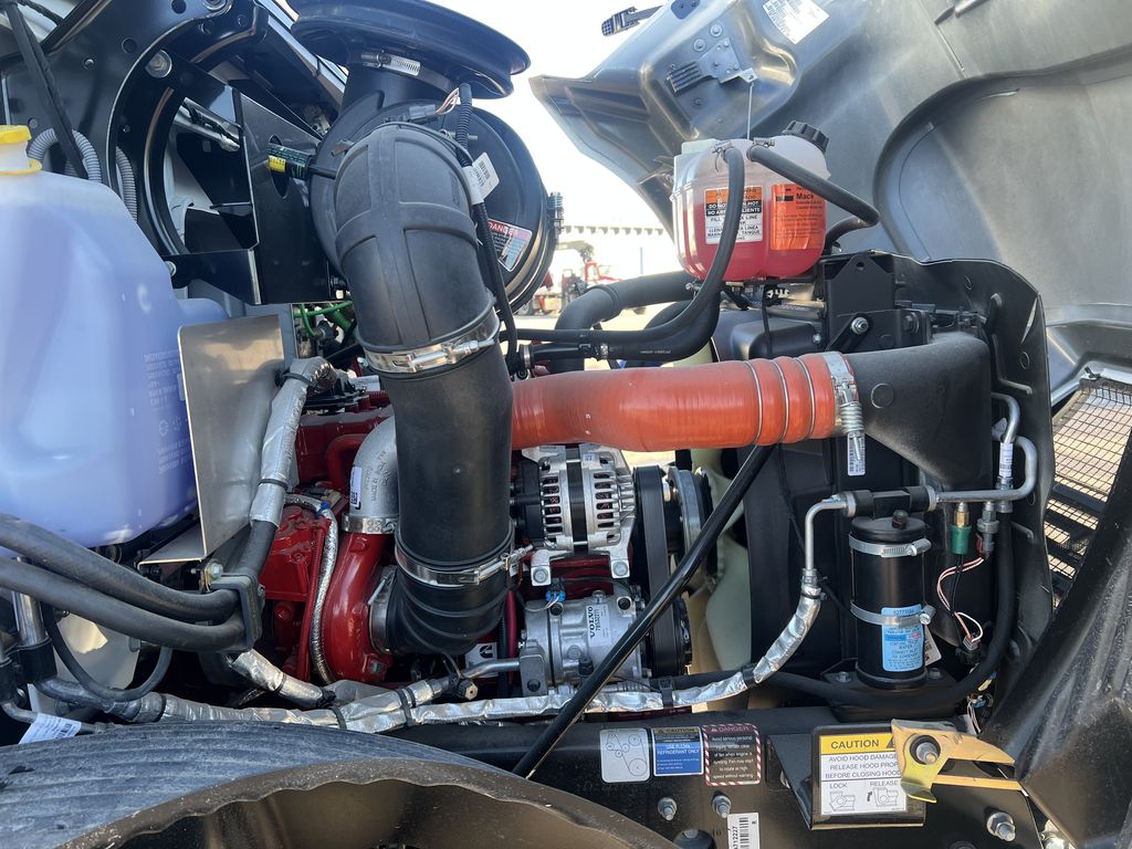 Slide images of 2025 MACK MD642