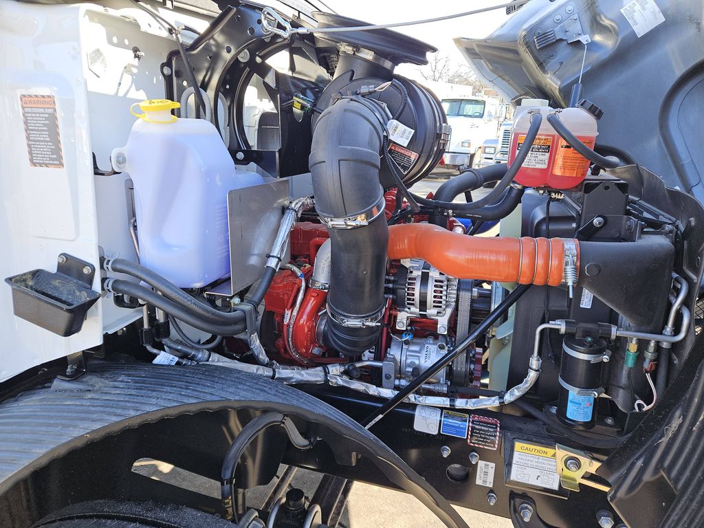 Slide images of 2025 MACK MD642