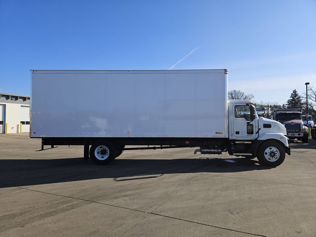 Slide images of 2025 MACK MD642