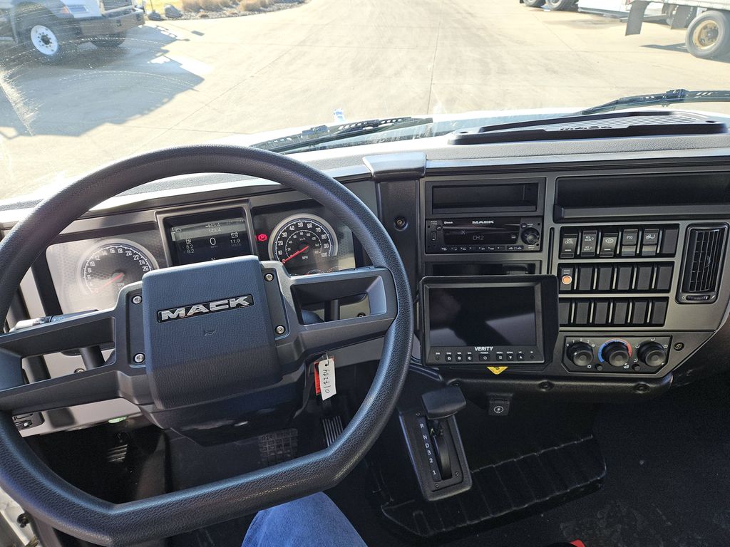 Slide images of 2025 MACK MD642