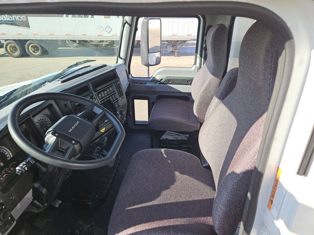 Slide images of 2025 MACK MD642