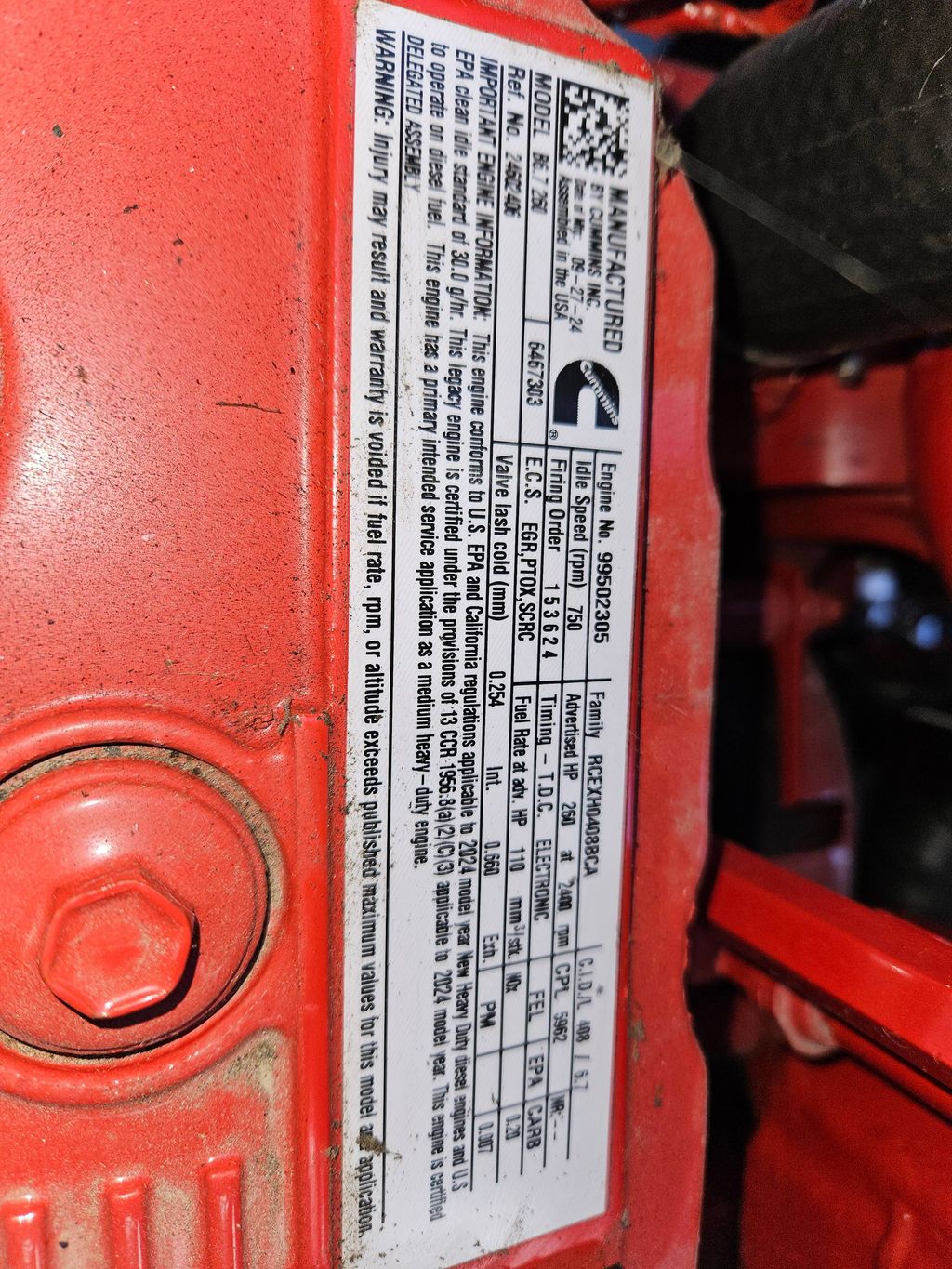 Slide images of 2025 MACK MD642