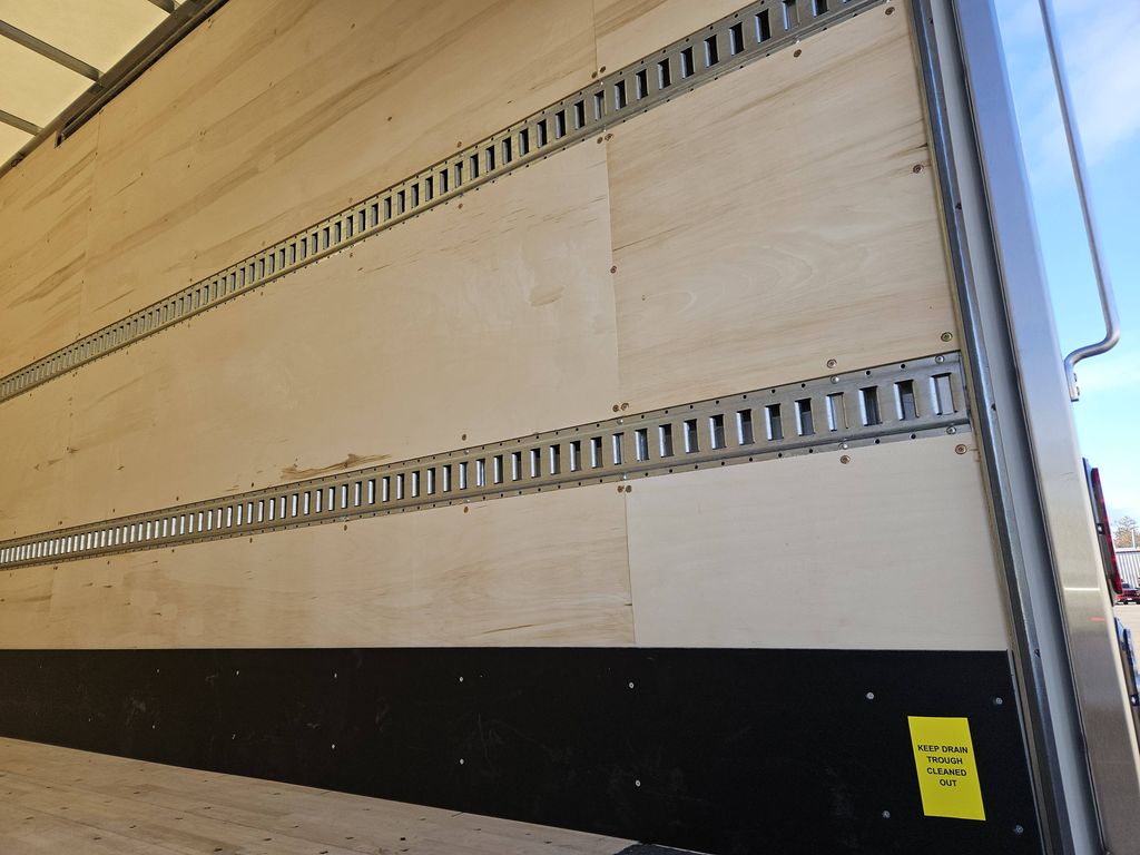 Slide images of 2025 MACK MD642