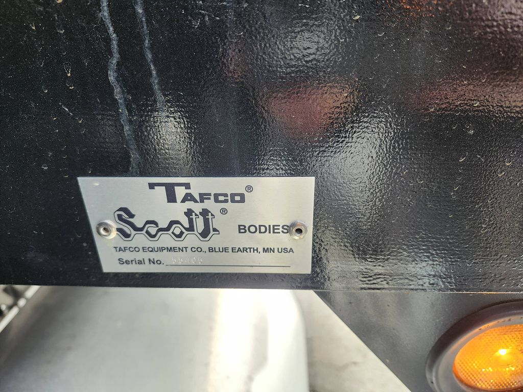 Slide images of 2026 MACK MD642