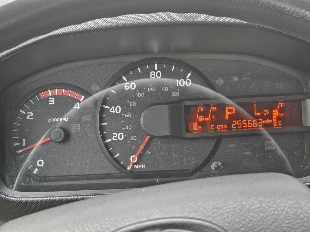 Slide images of 2018 HINO 195 