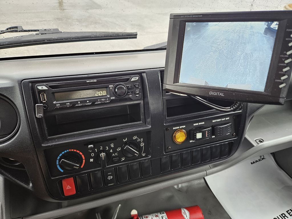 Slide images of 2018 HINO 195 