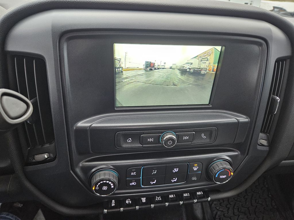 Slide images of 2019 CHEVROLET SILVERADO MEDIU 