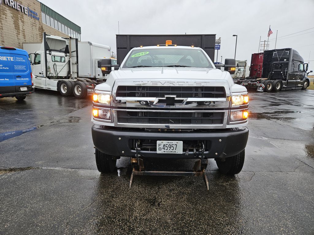 Slide images of 2019 CHEVROLET SILVERADO MEDIU 