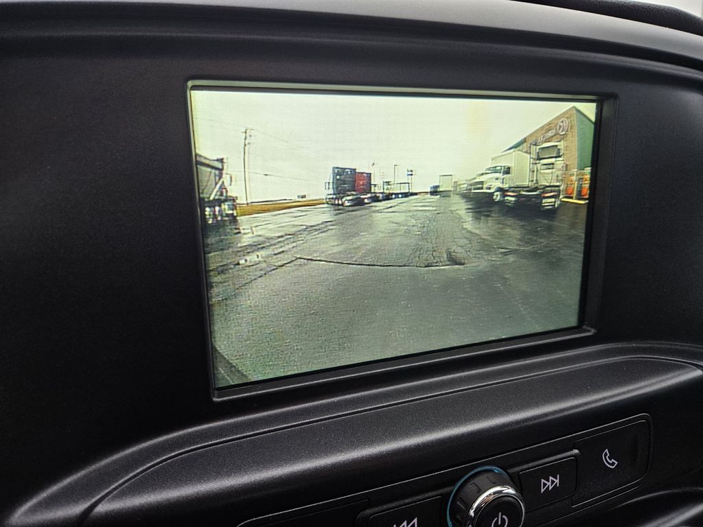 Slide images of 2019 CHEVROLET SILVERADO MEDIU 