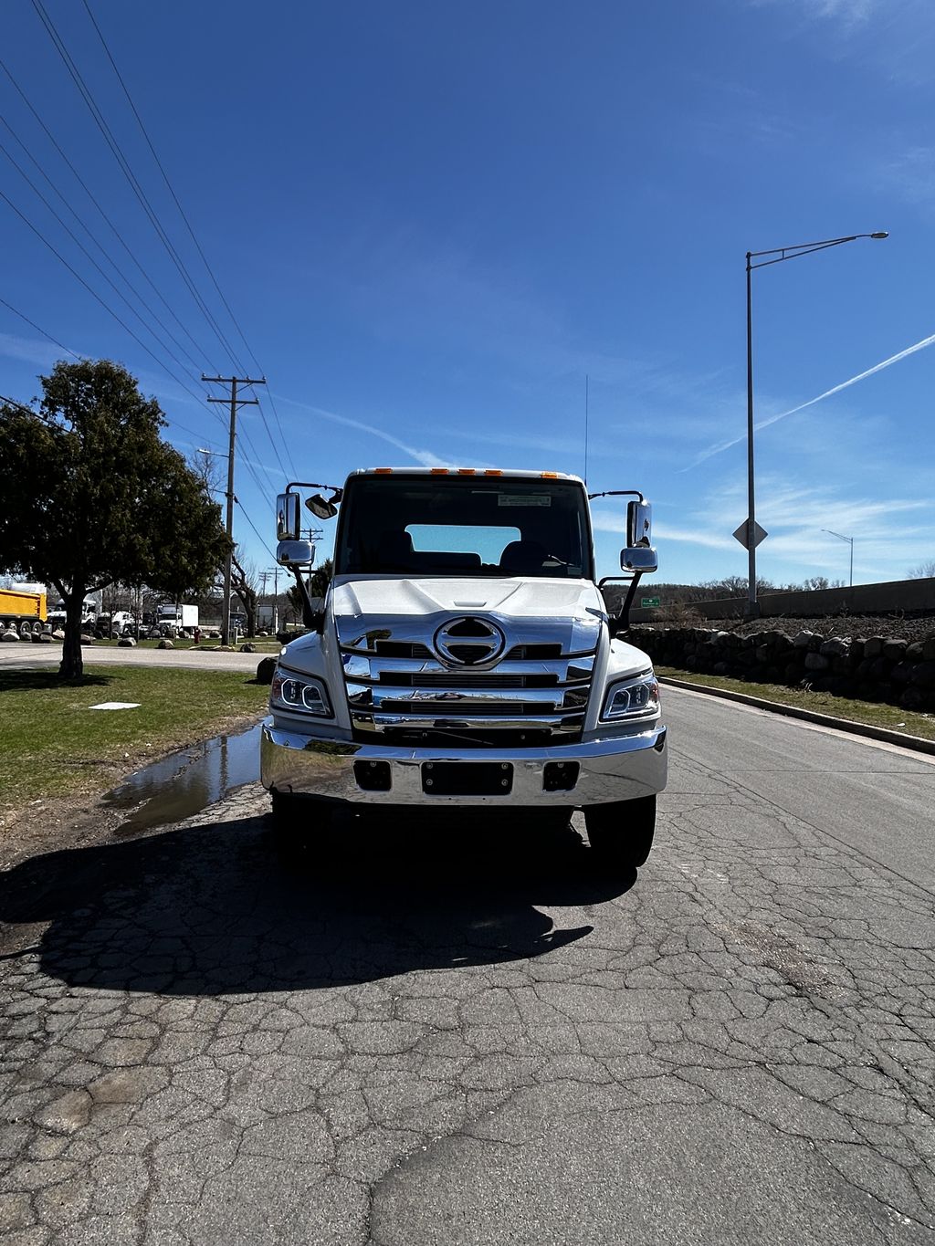 Slide images of 2026 HINO XL7