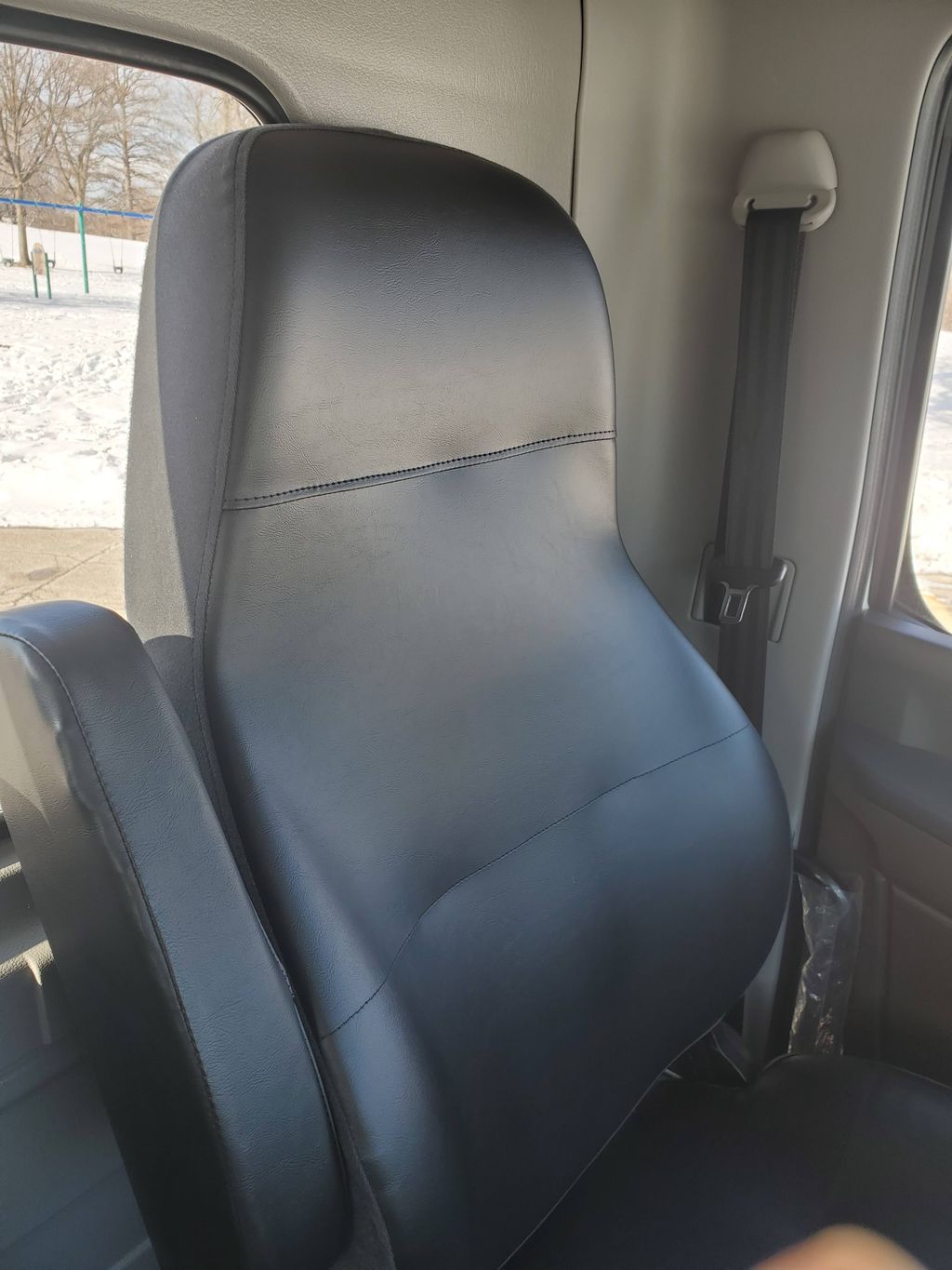 Slide images of 2026 HINO L6