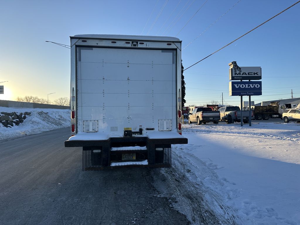 Slide images of 2018 HINO 195