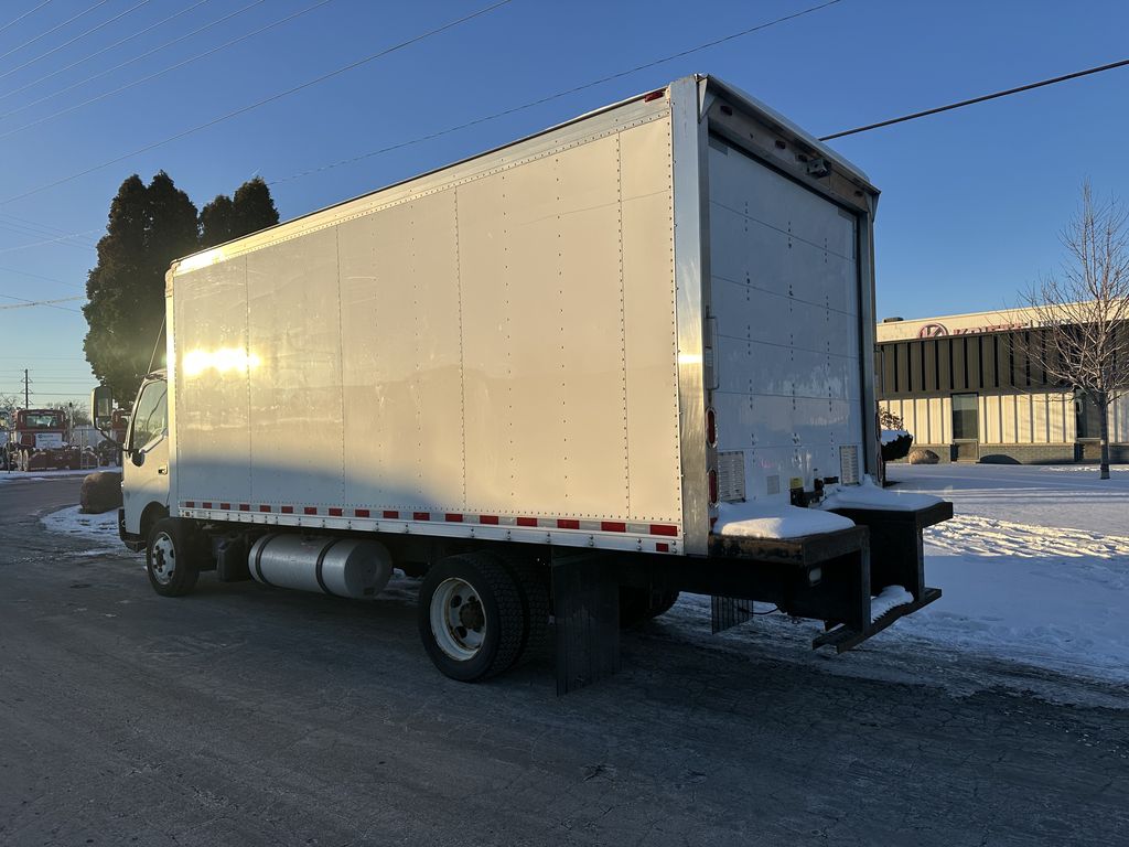 Slide images of 2018 HINO 195