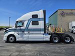 Slide images of 2022 VOLVO VNL64T860