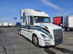 Slide images of 2022 VOLVO VNL64T860