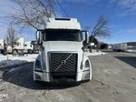 Slide images of 2022 VOLVO VNL64T860