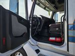 Slide images of 2022 VOLVO VNL64T860