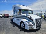 Slide images of 2022 VOLVO VNL64T860