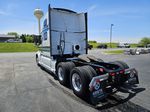 Slide images of 2022 VOLVO VNL64T860