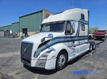 Slide images of 2022 VOLVO VNL64T860
