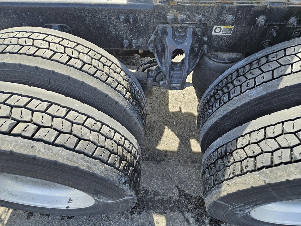 Slide images of 2022 PETERBILT TRK 