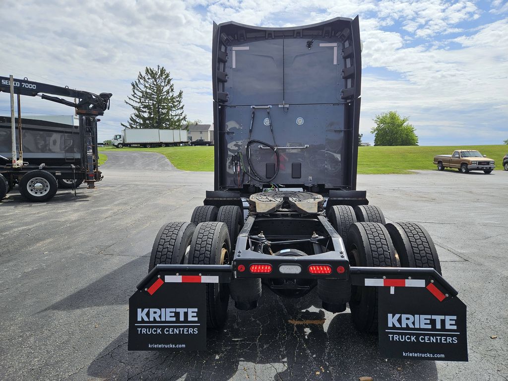 Slide images of 2022 PETERBILT TRK