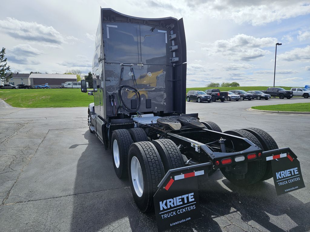 Slide images of 2022 PETERBILT TRK 