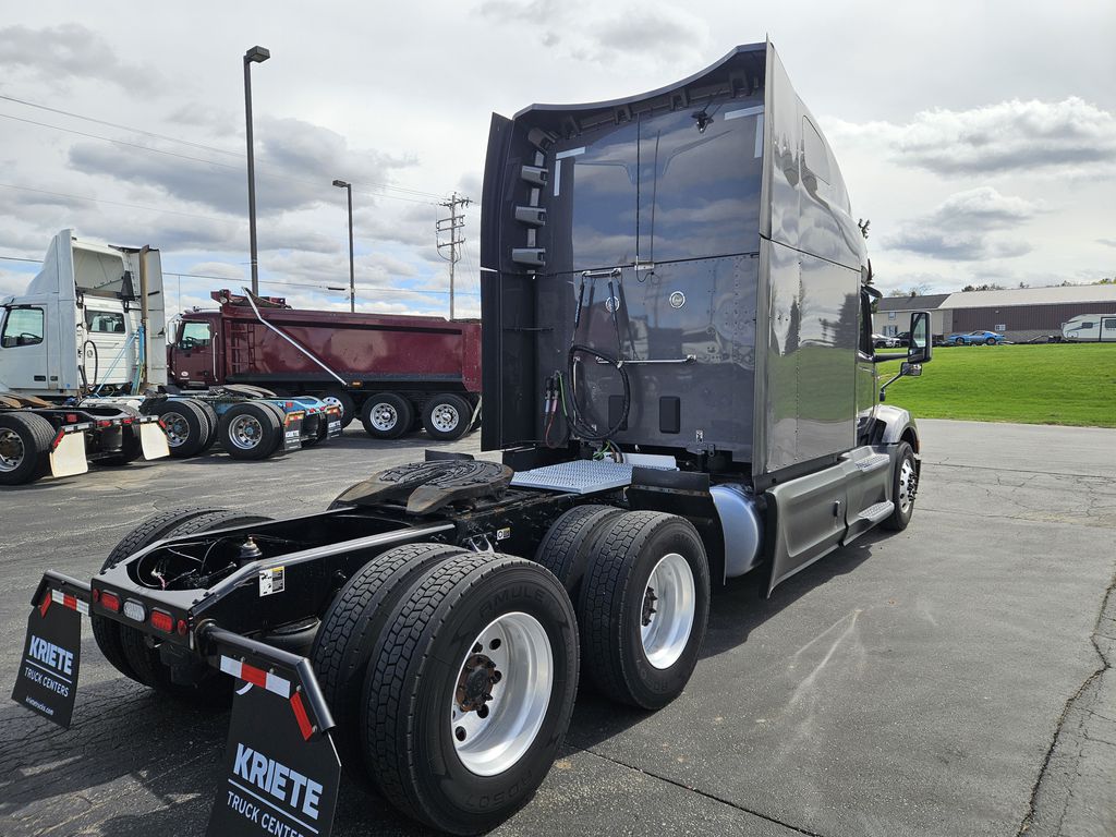 Slide images of 2022 PETERBILT TRK