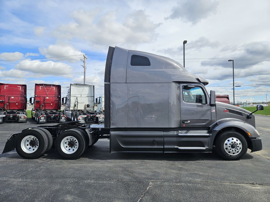 Slide images of 2022 PETERBILT TRK