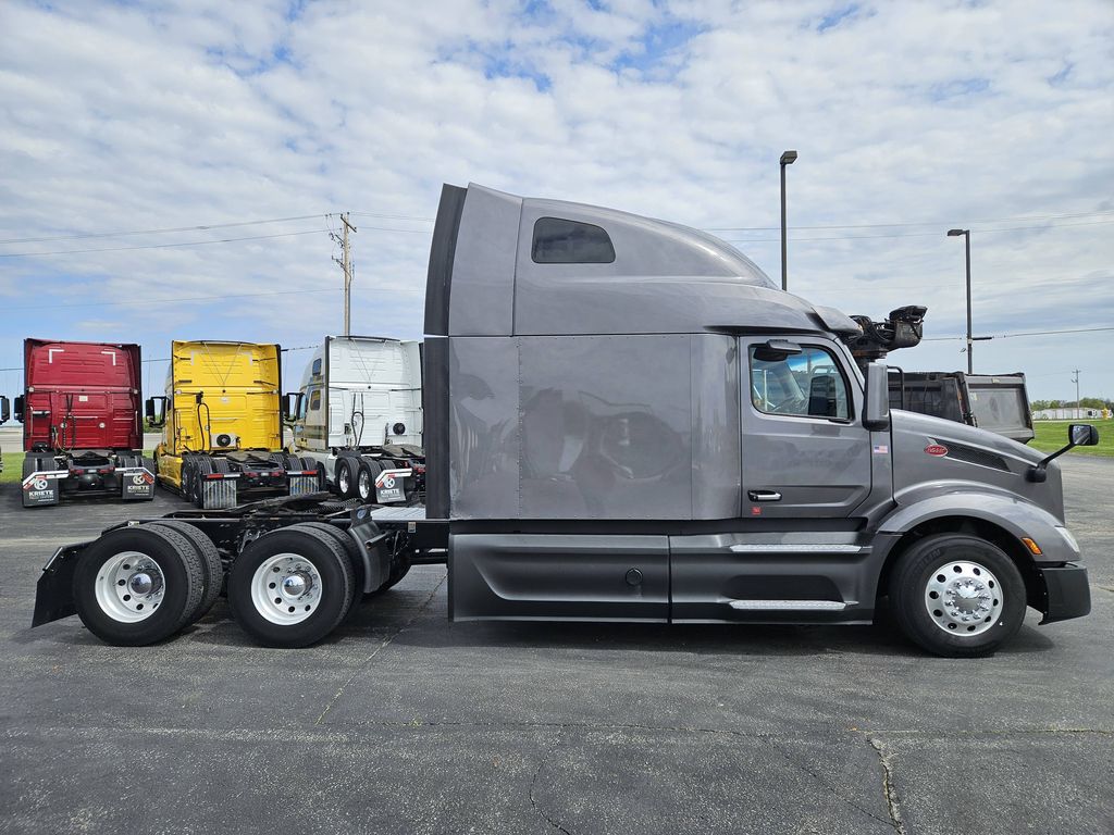 Slide images of 2022 PETERBILT TRK