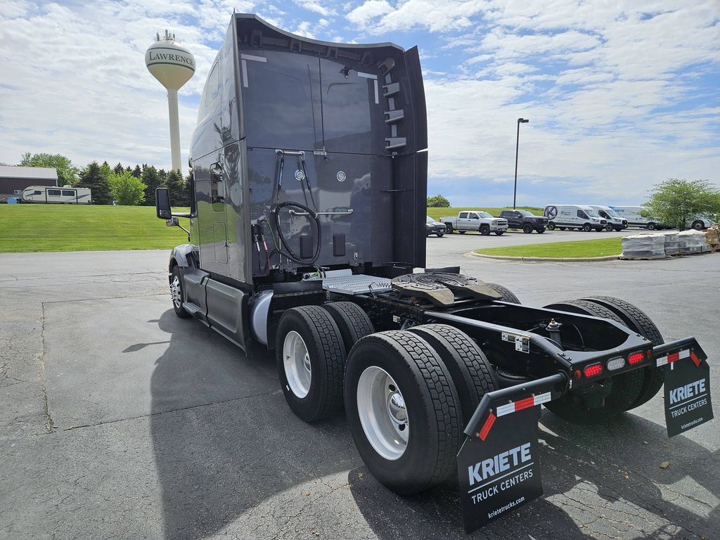 Slide images of 2022 PETERBILT TRK