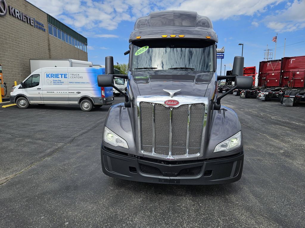 Slide images of 2022 PETERBILT TRK