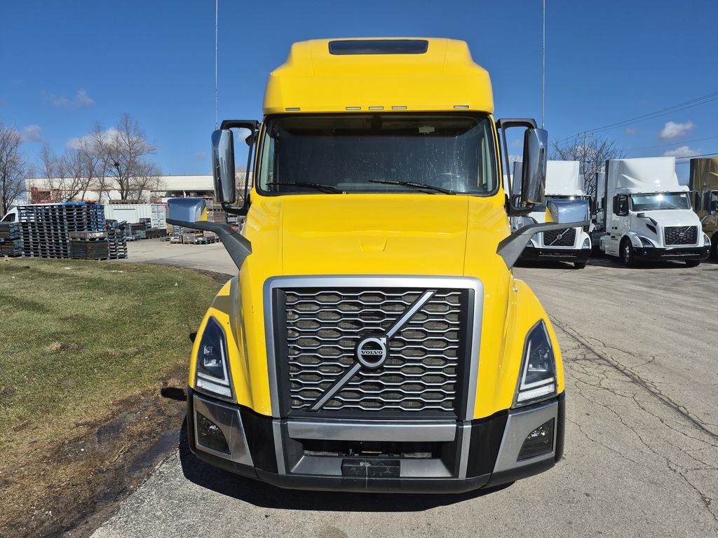 Slide images of 2023 VOLVO VNL64T760