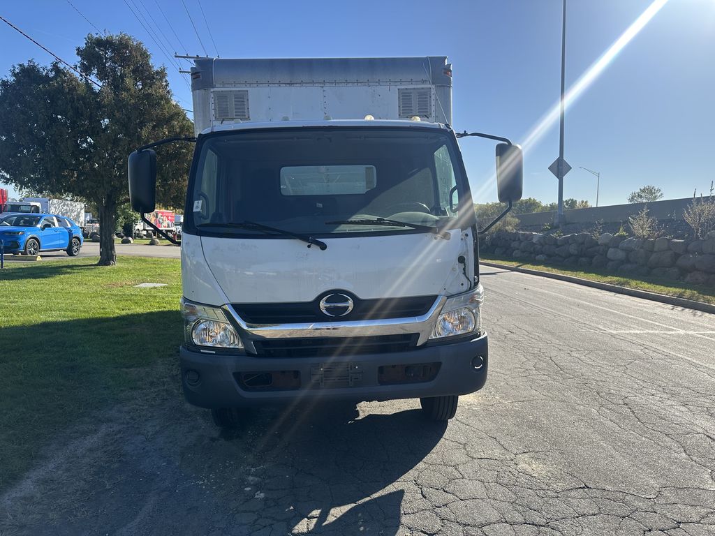 Slide images of 2018 HINO 195