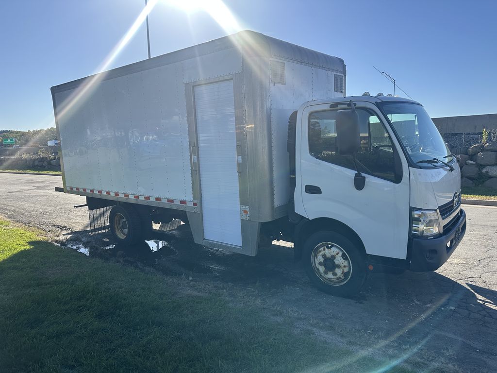 Slide images of 2018 HINO 195