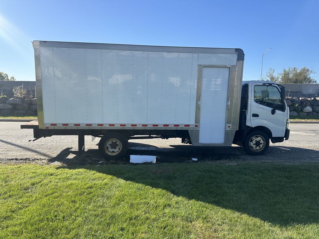 Slide images of 2018 HINO 195
