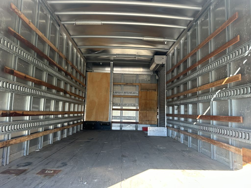 Slide images of 2018 HINO 195