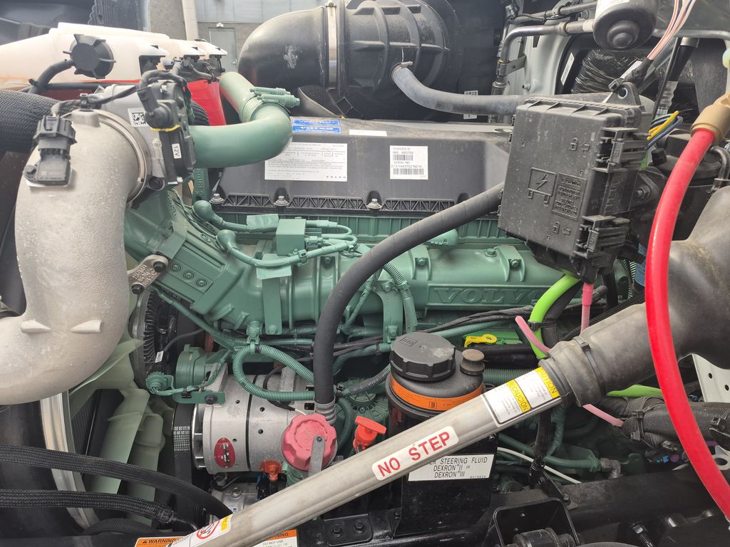 Slide images of 2025 VOLVO VNR64T300 