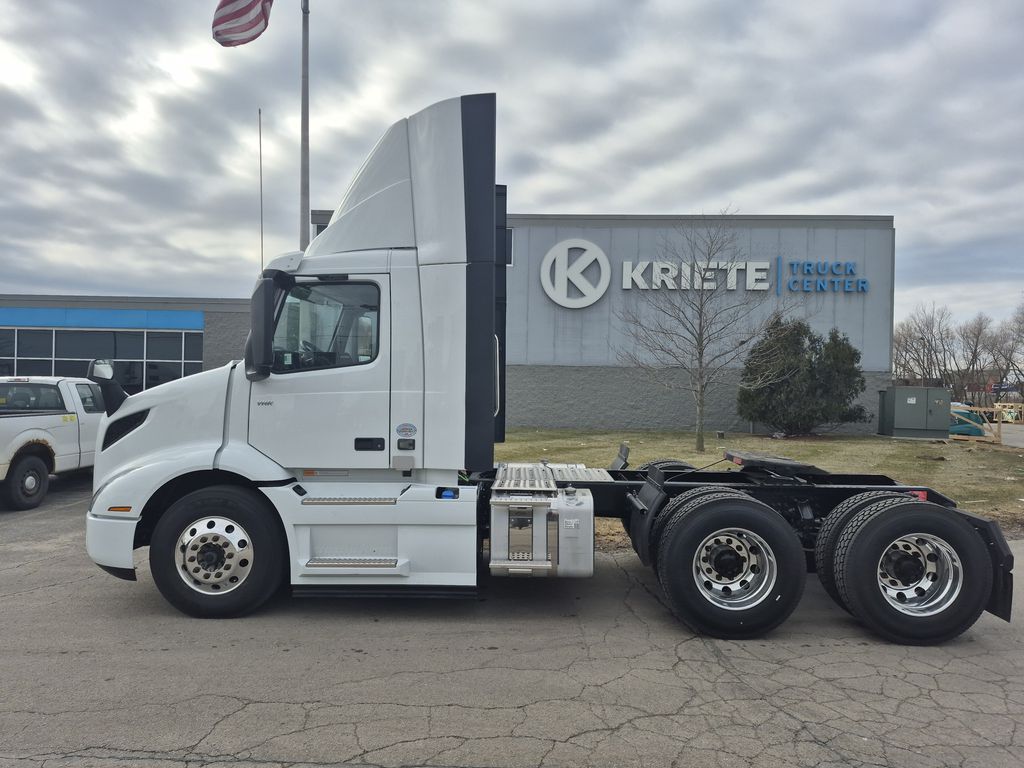 Slide images of 2025 VOLVO VNR64T300 
