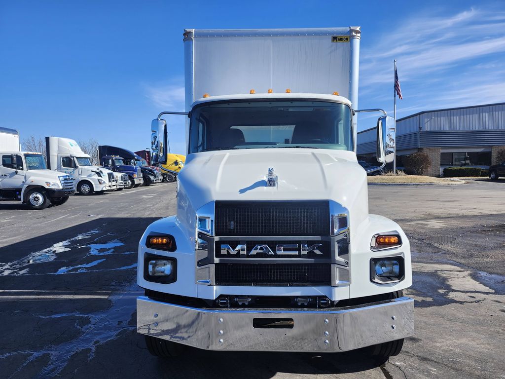 Slide images of 2025 MACK MD642