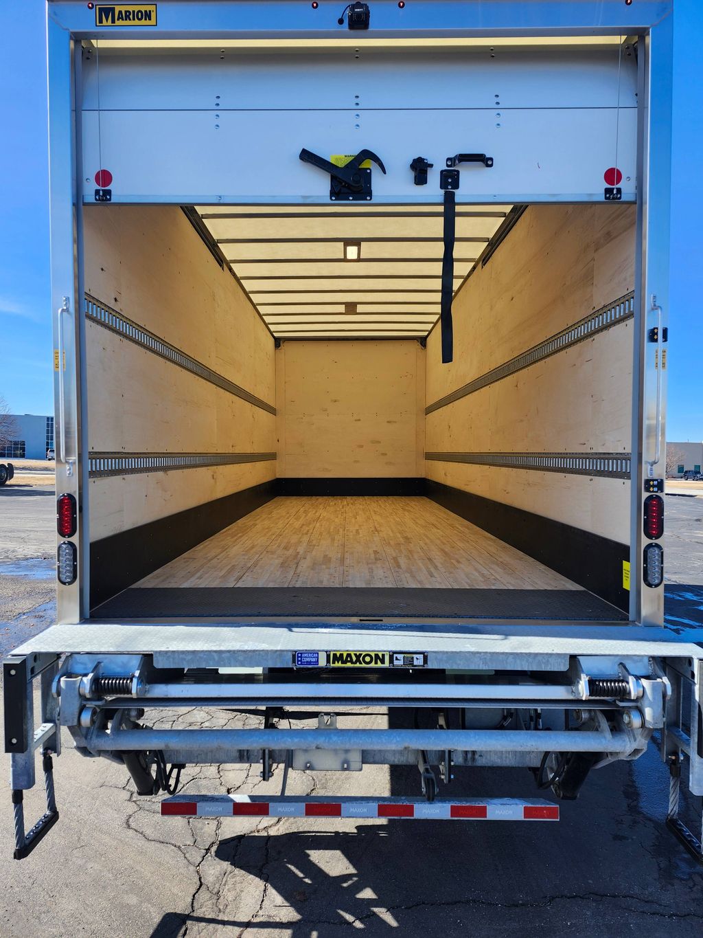 Slide images of 2025 MACK MD642