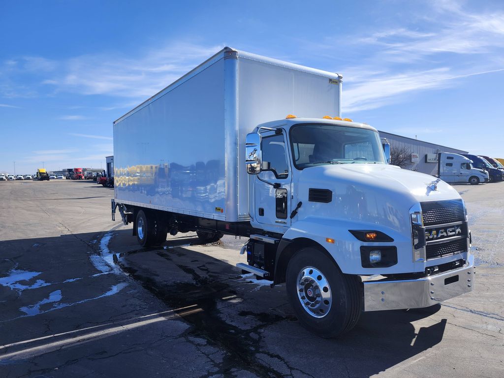 Slide images of 2025 MACK MD642